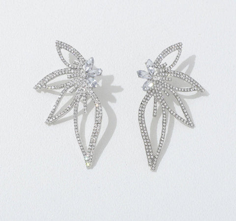 DORIE FLORAL RHINESTONE  EARRINGS (Silver)